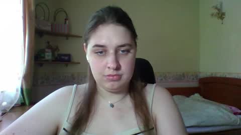 hess_luna_ online show from May 2026 09:05:02 AM