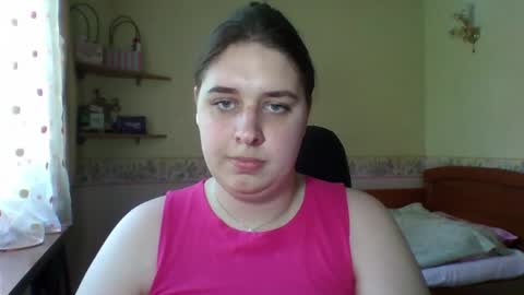 hess_luna_ online show from June 2026 09:15:02 AM