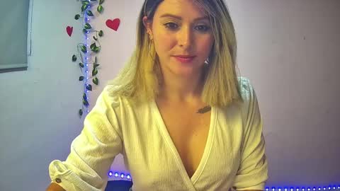 Hestesiaxx online show from December 2024 01:29:02 AM