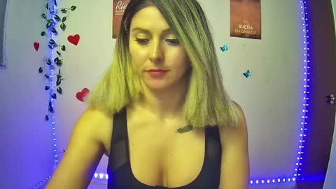 Hestesiaxx online show from February 2025 01:41:01 AM