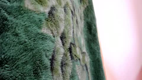 hesttia_ online show from September 2025 10:04:01 PM