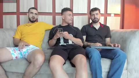heteros men online show from February 2025 02:35:02 PM