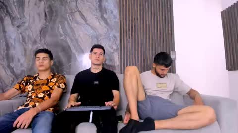 heteros men online show from March 2025 01:53:02 AM