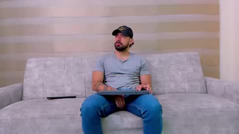 heteros men online show from March 2025 01:29:01 PM