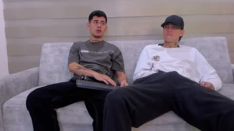 heteros men online show from March 2025 05:57:01 AM