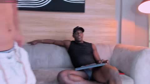 heteros men online show from September 2025 07:24:02 PM