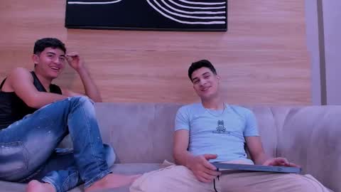 heteros men online show from December 2025 02:25:01 PM