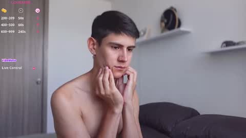 Snapshot of hey_cesard chatting on February 2025 02:43:01 PM hey_cesard online show from February 2025 02:43:01 PM