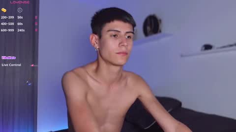 Snapshot of hey_cesard chatting on February 2025 11:37:01 PM hey_cesard online show from February 2025 11:37:01 PM