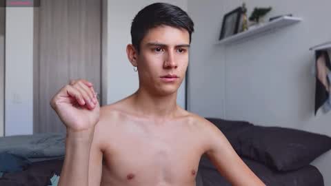 Snapshot of hey_cesard chatting on February 2025 01:33:01 PM hey_cesard online show from February 2025 01:33:01 PM