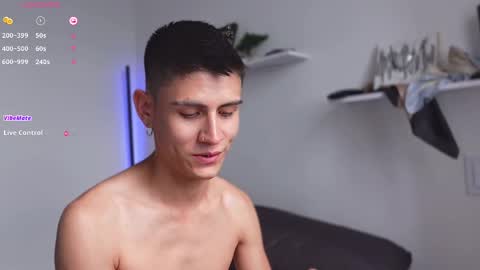 Snapshot of hey_cesard chatting on February 2025 09:04:02 PM hey_cesard online show from February 2025 09:04:02 PM