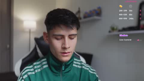 Snapshot of hey_cesard chatting on September 2025 03:56:02 PM hey_cesard online show from September 2025 03:56:02 PM