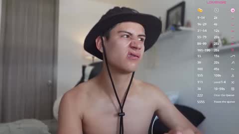 Snapshot of hey_cesard chatting on October 2025 02:46:01 PM hey_cesard online show from October 2025 02:46:01 PM