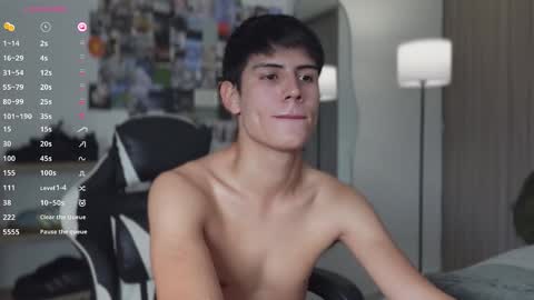 Snapshot of hey_cesard chatting on November 2025 04:07:02 PM hey_cesard online show from November 2025 04:07:02 PM