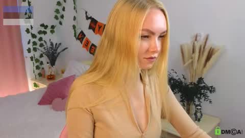 Snapshot of hey_olivia chatting on November 2025 06:38:02 AM hey_olivia online show from November 2025 06:38:02 AM