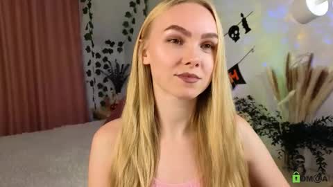 hey_olivia online show from November 2025 08:30:02 PM