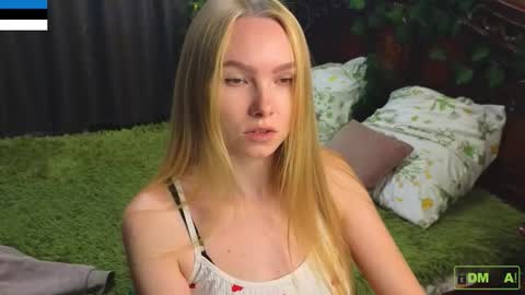 hey_olivia online show from November 2025 07:58:01 AM