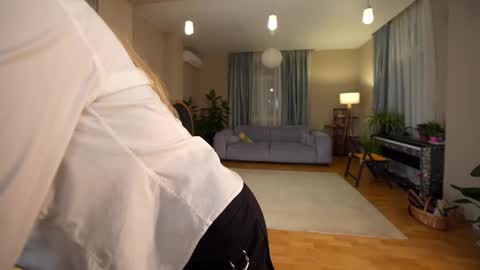 Snapshot of heybanan chatting on November 2025 03:54:01 PM Alina online show from November 2025 03:54:01 PM