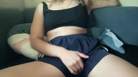 Blue  online show from December 2025 08:03:01 PM