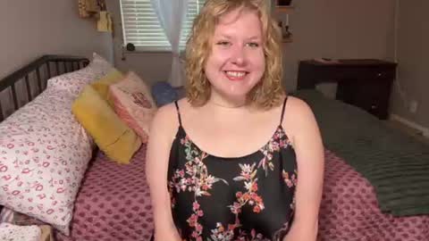 Snapshot of heyheyits_sage chatting on July 2026 02:01:02 PM Sage online show from July 2026 02:01:02 PM