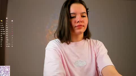 Snapshot of heyim_laura chatting on May 2026 01:33:01 AM Laura online show from May 2026 01:33:01 AM