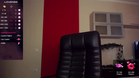 Lina online show from February 2025 11:17:02 AM