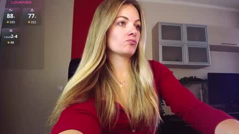 Lina online show from September 2025 11:55:02 AM