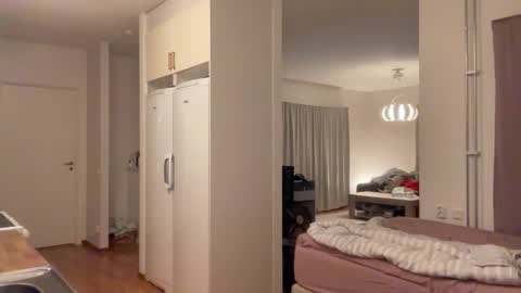 hichemlacoste333 online show from September 2025 11:50:01 PM