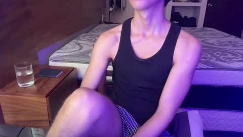 hiddendeseos online show from October 2025 07:30:02 PM