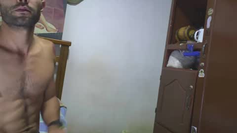 hideonbush online show from October 2025 12:14:01 PM