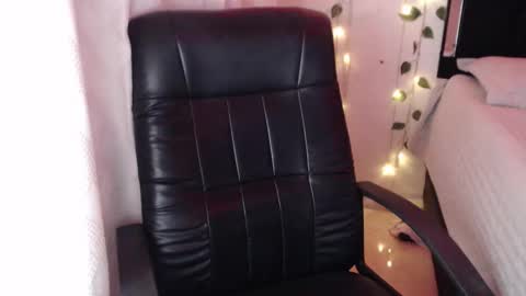 high online show from November 2025 01:16:01 AM