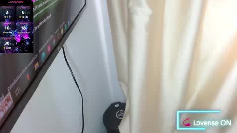 Snapshot of hilary__thompson chatting on December 2024 01:21:01 PM hilary thompson online show from December 2024 01:21:01 PM