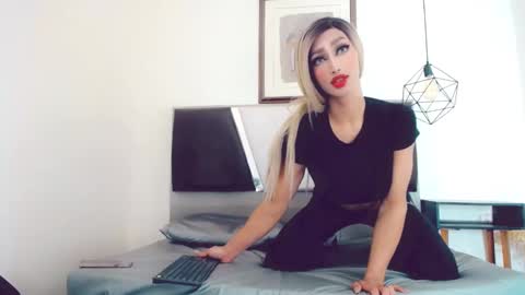 Hilary Avilan online show from January 2025 07:39:02 PM