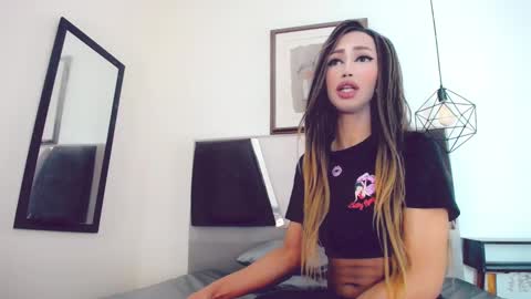 Hilary Avilan online show from January 2025 07:28:01 PM