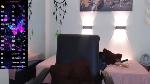 H I L A R Y online show from January 2025 02:45:02 AM