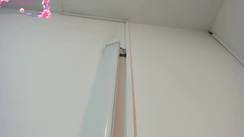 Hilary Thomsom online show from March 2026 12:23:01 PM