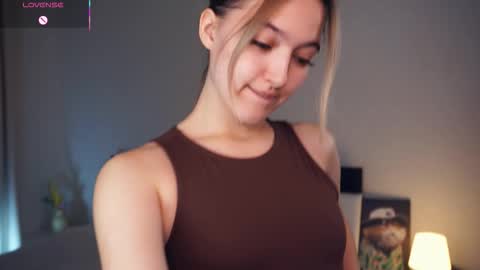 Leya Day Mary Night   PvT Open online show from September 2025 07:03:02 PM