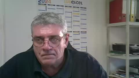 Snapshot of hippopotame17 chatting on December 2024 03:32:02 PM hippo online show from December 2024 03:32:02 PM