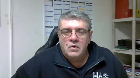 Snapshot of hippopotame17 chatting on January 2025 06:47:02 AM hippo online show from January 2025 06:47:02 AM