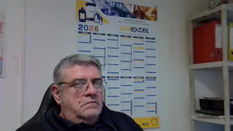 Snapshot of hippopotame17 chatting on January 2025 10:20:01 AM hippo online show from January 2025 10:20:01 AM