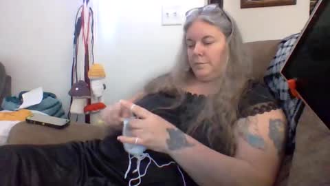 hippysnewhere online show from May 2026 10:40:02 PM