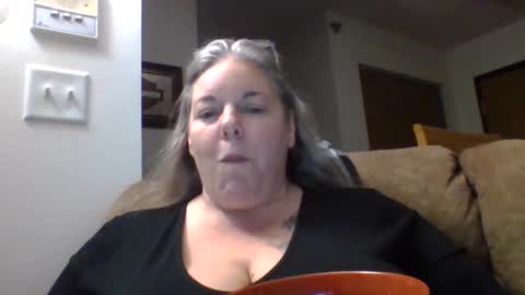 hippysnewhere online show from June 2026 08:39:02 AM