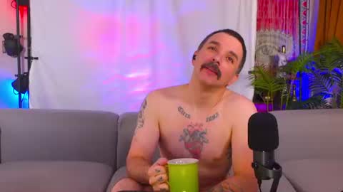 Snapshot of hipstertrashdumpsterfire chatting on July 2026 07:15:02 AM HipsterTrash Clark one half of Task Manager online show from July 2026 07:15:02 AM