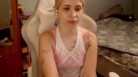 Holly online show from August 2026 05:16:02 PM