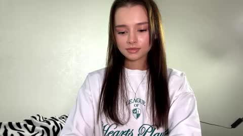 Snapshot of hoaarisa chatting on November 2025 10:47:02 AM Sofia online show from November 2025 10:47:02 AM