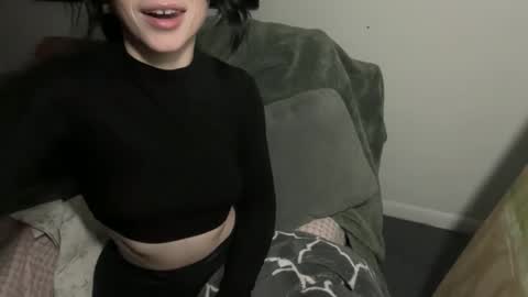 Snapshot of hoarderofpotential chatting on December 2025 05:04:02 AM hoarderofpotential online show from December 2025 05:04:02 AM