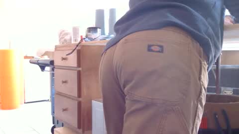 hockeyjock17 online show from April 2026 09:31:02 PM