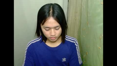 Snapshot of hoelyhanabi chatting on April 2026 05:52:01 AM KIESH online show from April 2026 05:52:01 AM