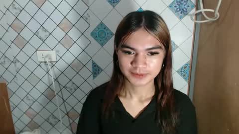 Snapshot of hoelykarina chatting on March 2026 11:39:02 AM Karina3 online show from March 2026 11:39:02 AM