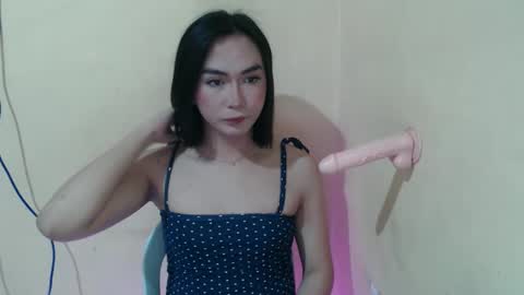 Snapshot of hoelykim chatting on May 2026 11:39:02 AM Kim3 online show from May 2026 11:39:02 AM
